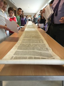 Ruach - Unrolling the Torah